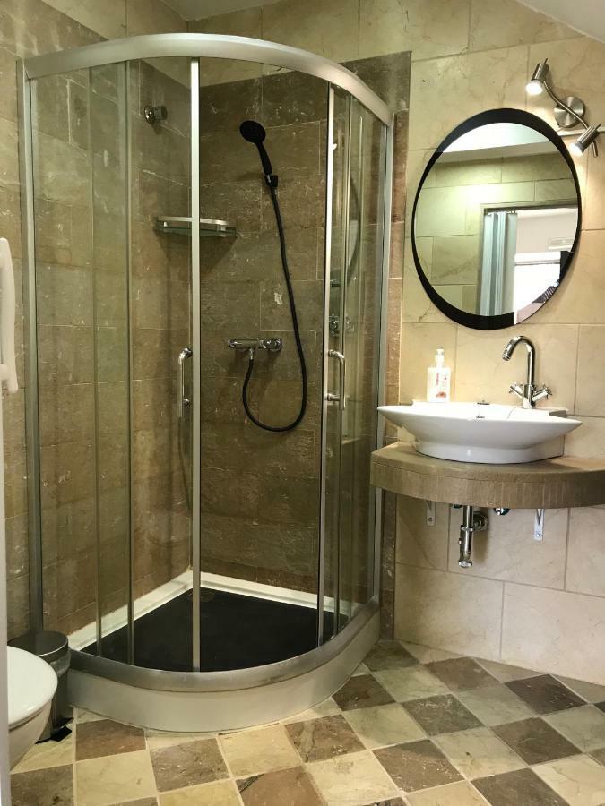 Loft Arco Del Cristo. Apartman Caces Kültér fotó